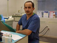 Главный врач за рабочи местом в стоматологической клиники в Медведково (сеть Родня)